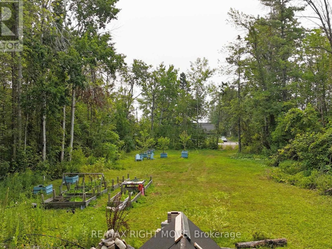 1466 CUNNINGHAM CRESCENT, 