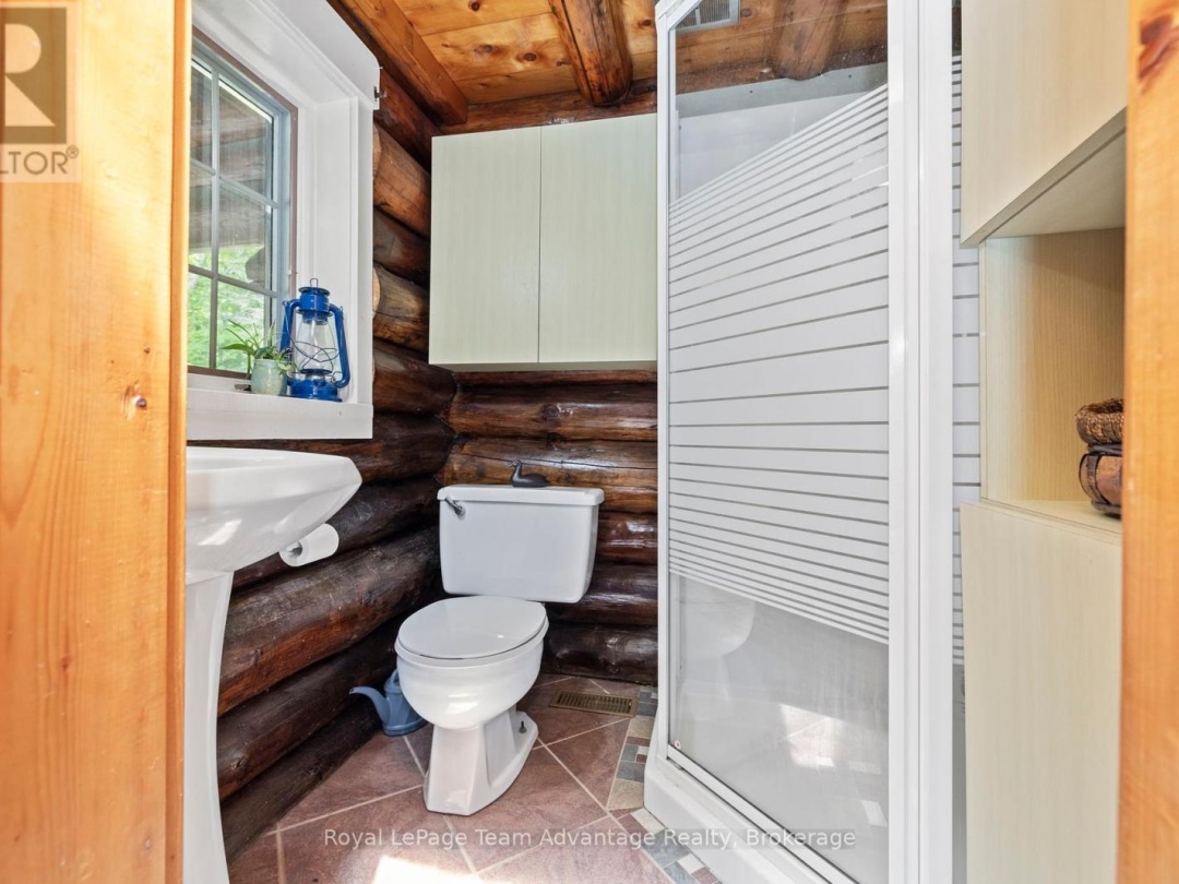 25 LIMBERT LANE N, 