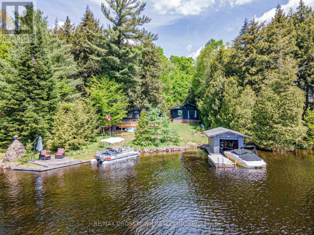 228 Macbeth Island, Wood Lake