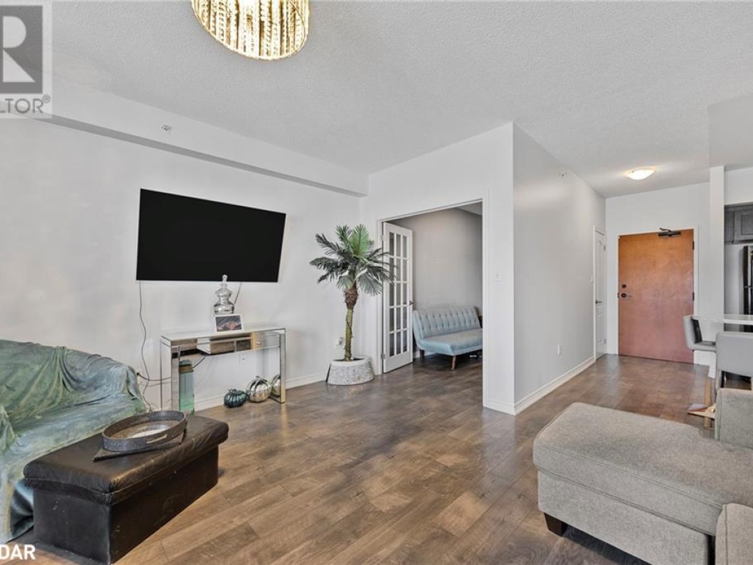 720 YONGE Street Unit# 205, 