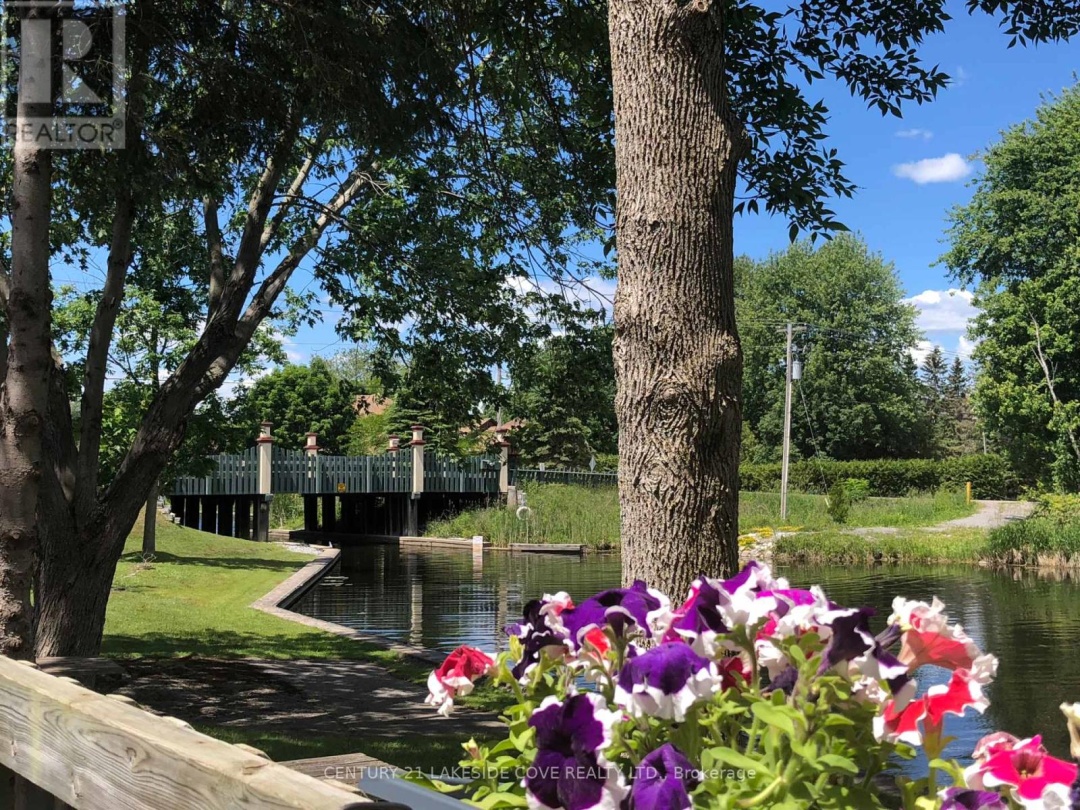 19 4 Paradise Boulevard, Lake Simcoe