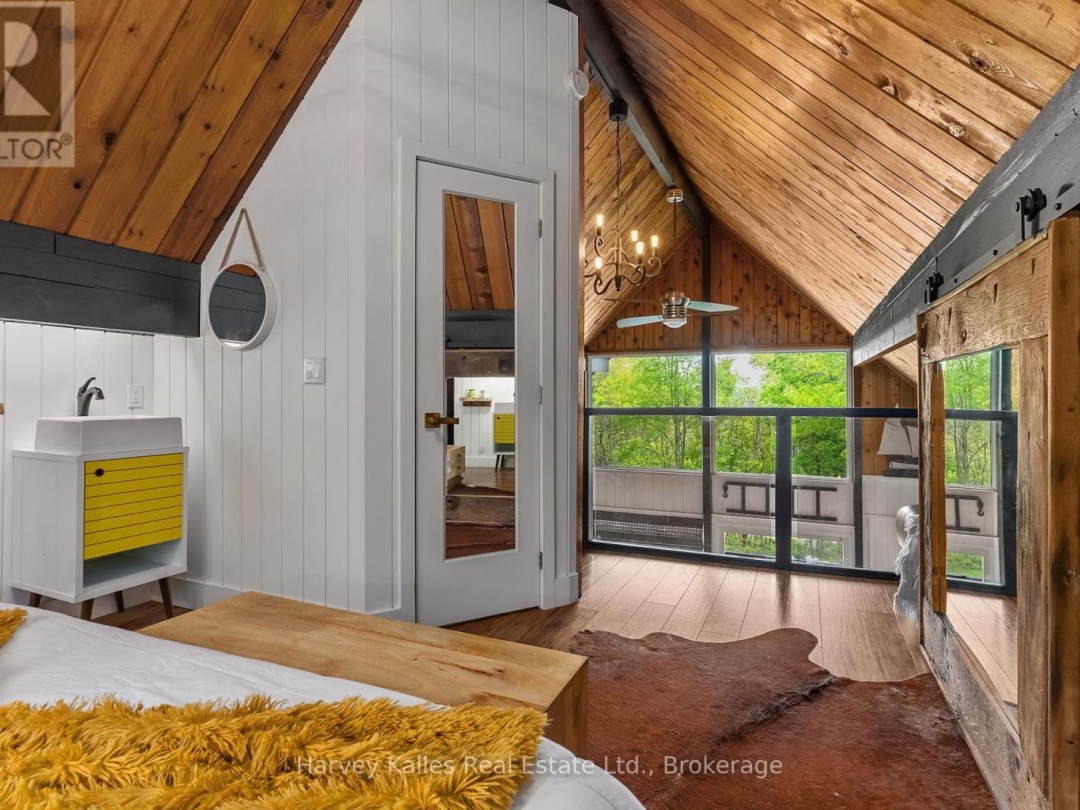 157 Chalet Crescent, Peninsula Lake
