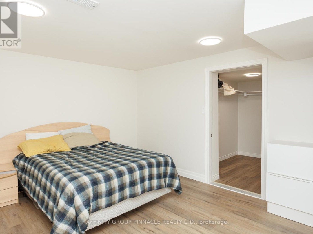 1042 SKYLINE ROAD, 