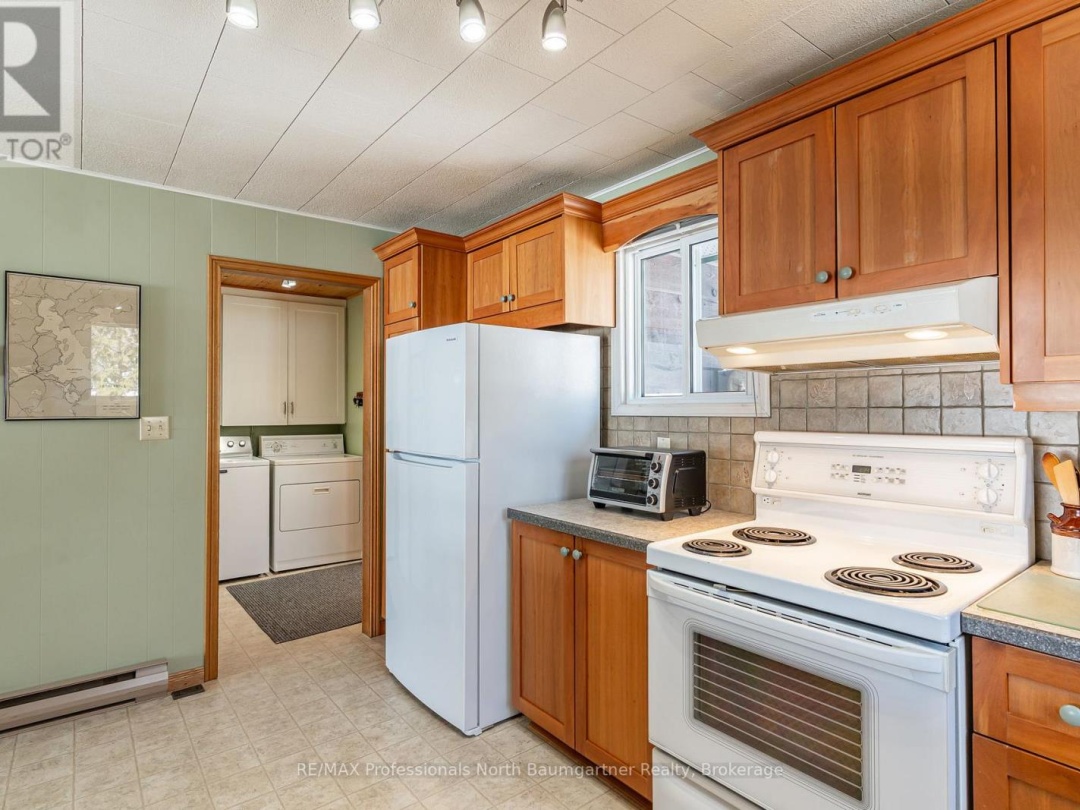 6258 Haliburton Lake Road, Haliburton Lake