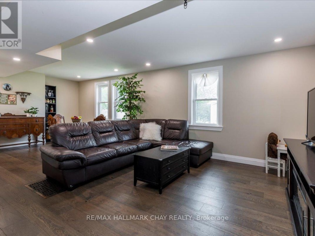3366 MUSKOKA STREET, 