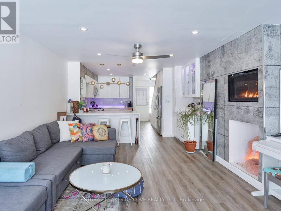 19 4 Paradise Boulevard, Lake Simcoe