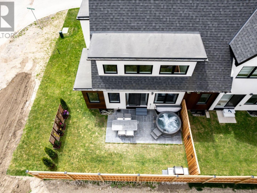 44 RUBY CRESCENT, Lake Simcoe
