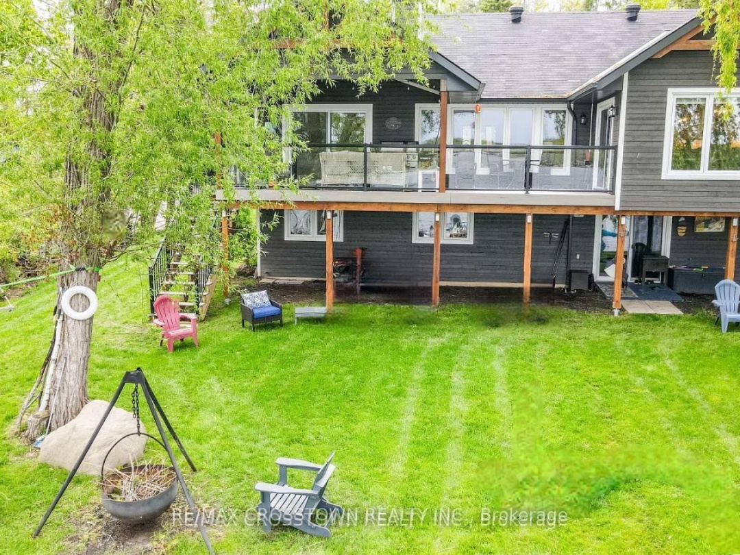241 Eight Mile Point Road, Lake Simcoe