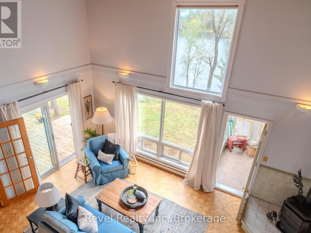 14 Swallow Road, Miller Lake