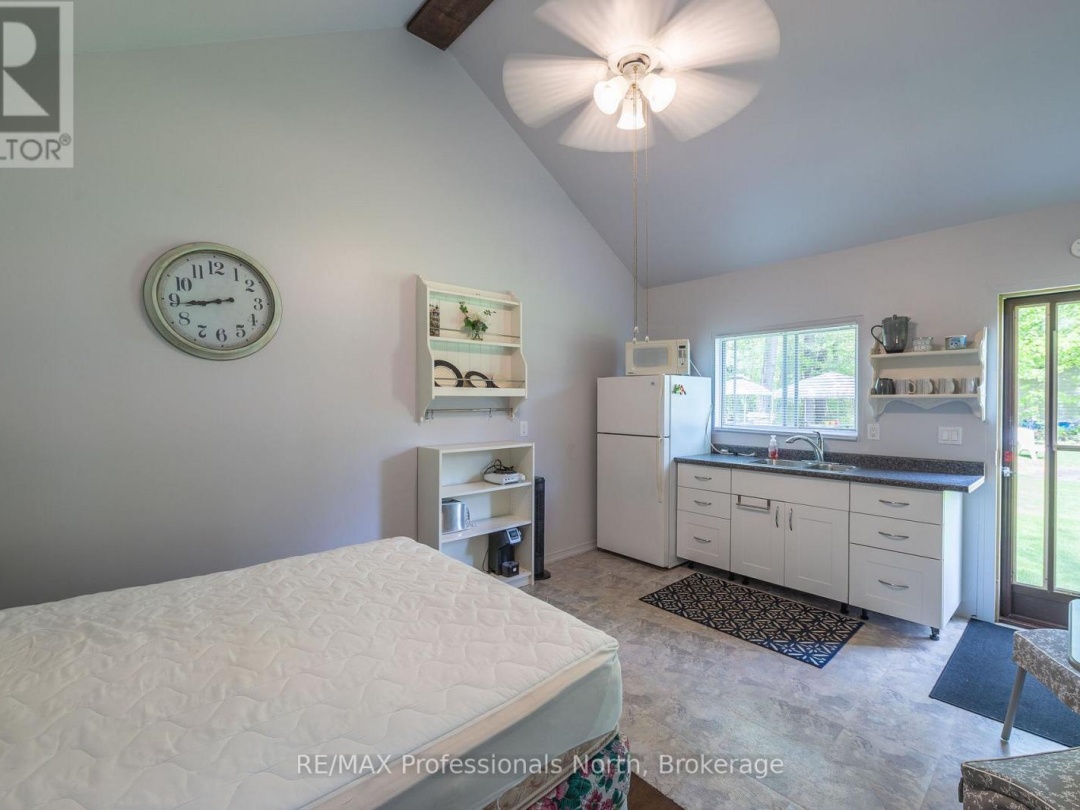 24 RELAX AVENUE, 