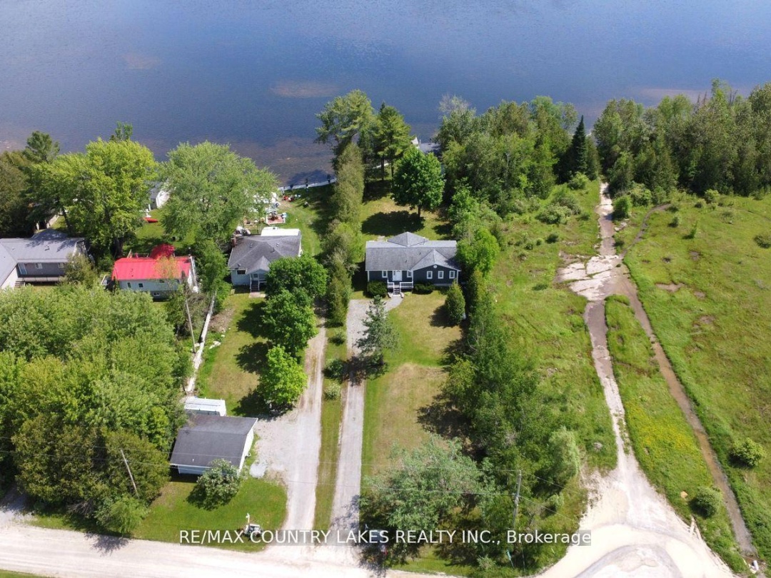 275 MCGUIRE BEACH ROAD, Canal Lake
