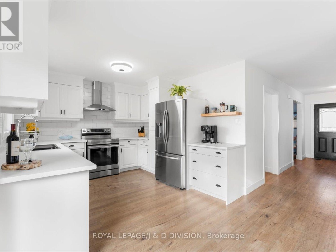 233 Bayshore Drive, Lake Simcoe