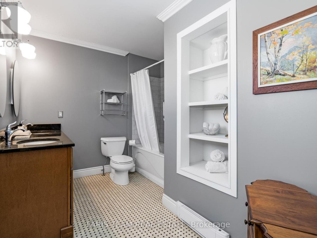 422 40 Museum Drive, Orillia