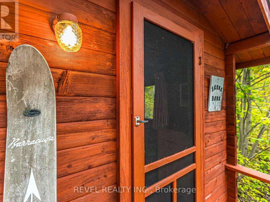 744 10 BAXTER ISLAND, 