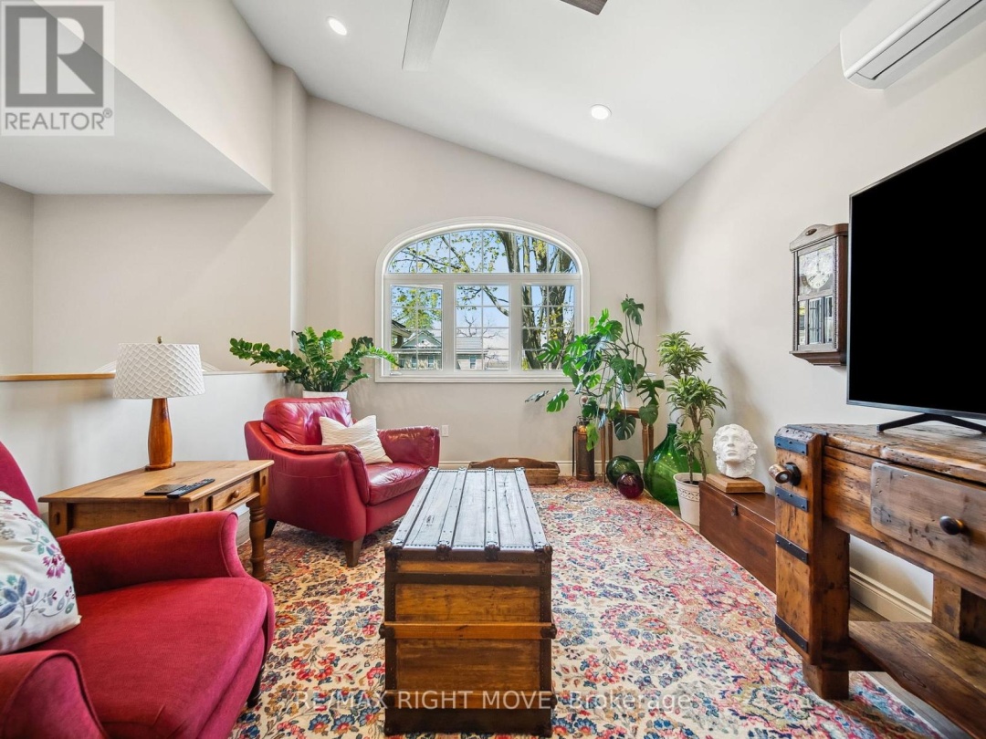 1 & 2 - 112B CREIGHTON STREET S, Ramara (Atherley)