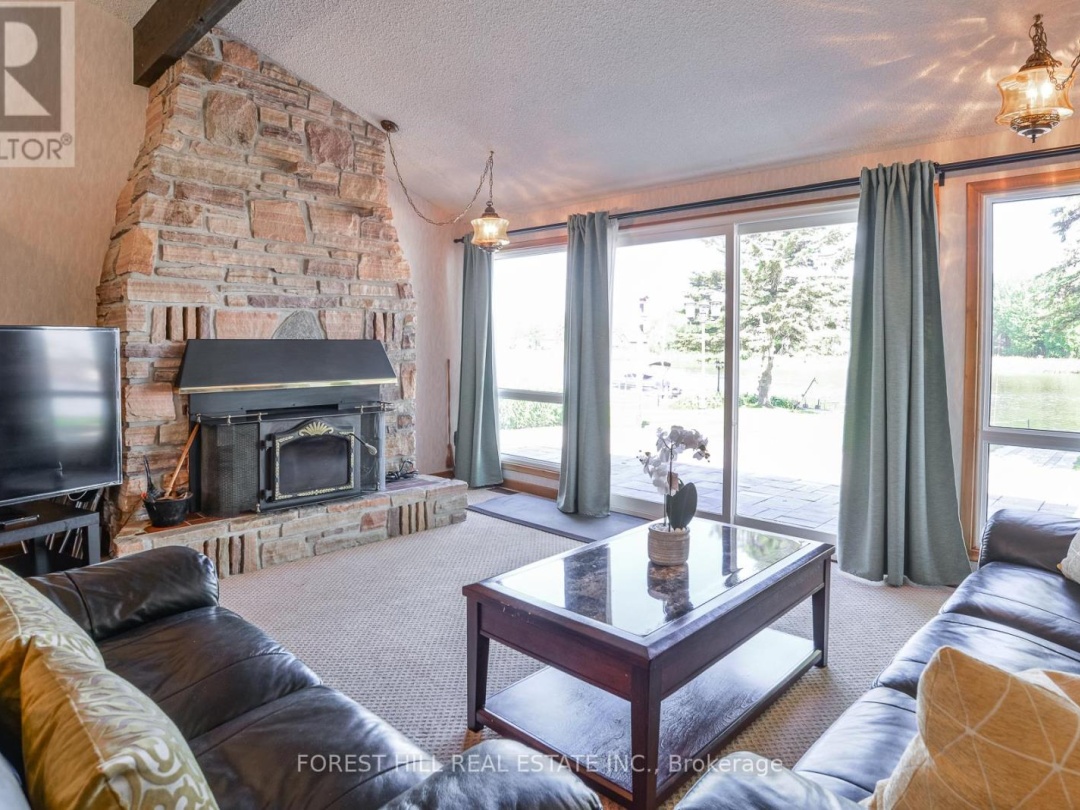 35 OLD INDIAN TRAIL, 