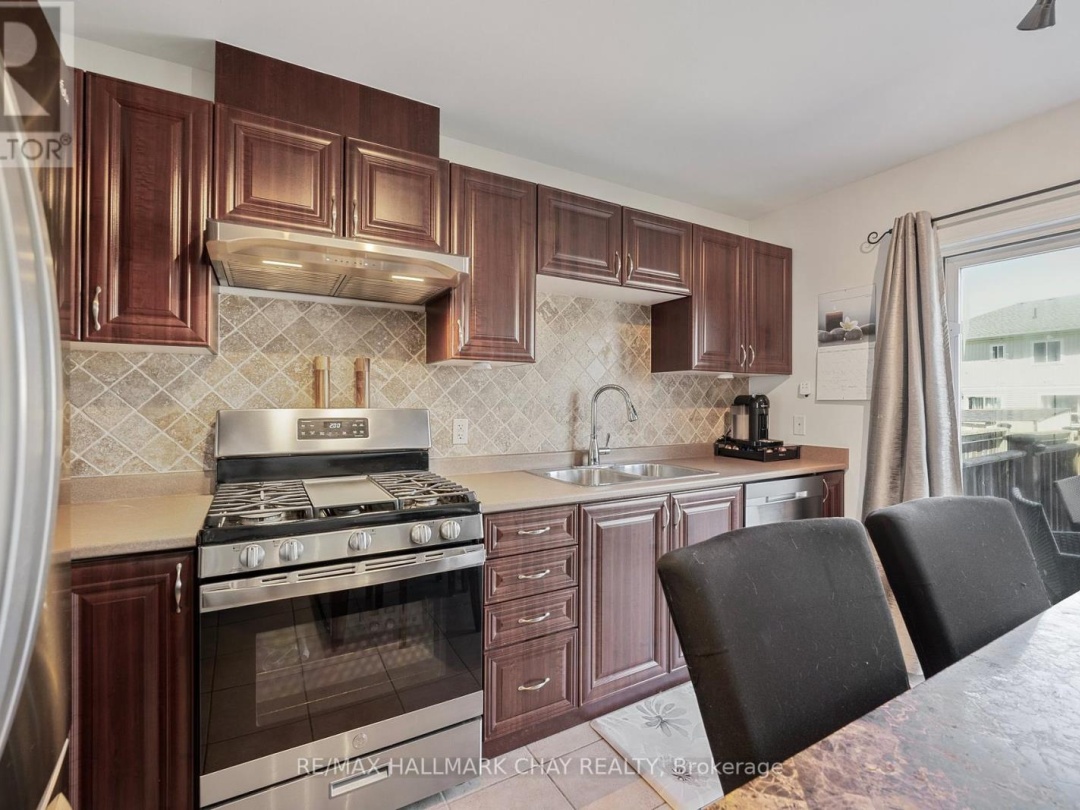 5 800 West Ridge Boulevard, Orillia
