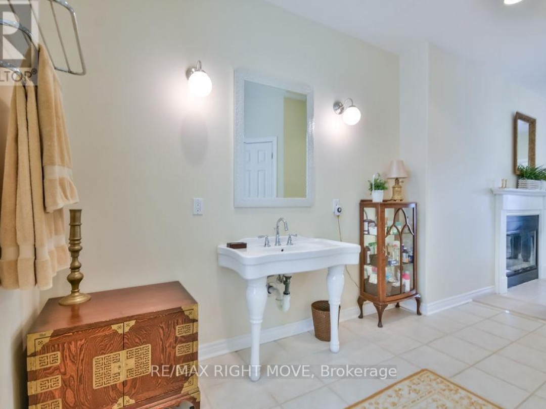14 Sandlewood Trail, Ramara
