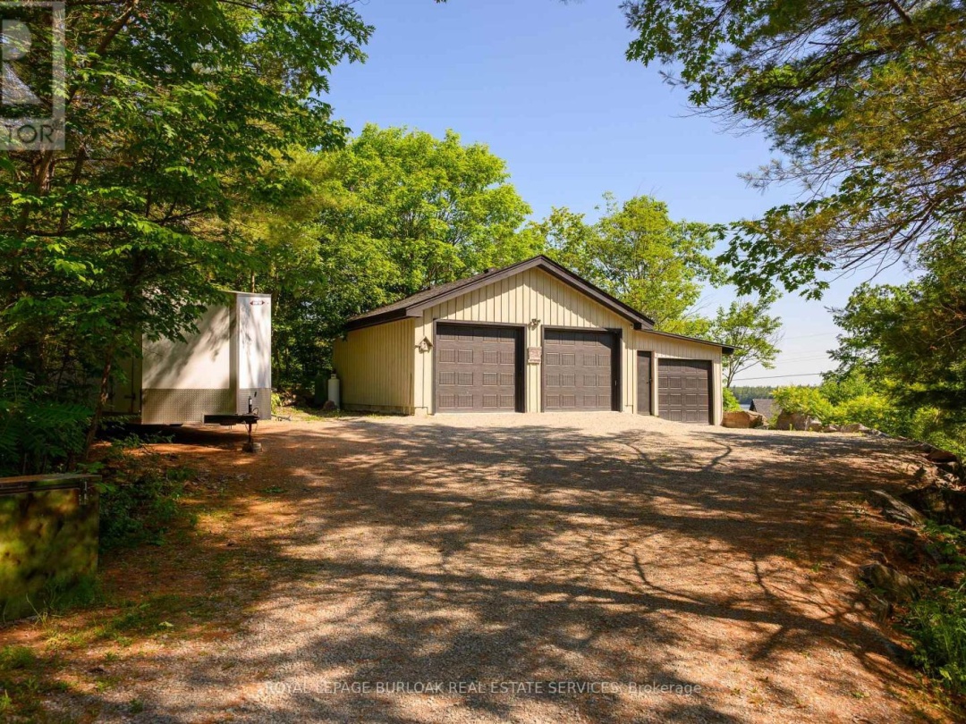 990 HASKETT'S DRIVE, 