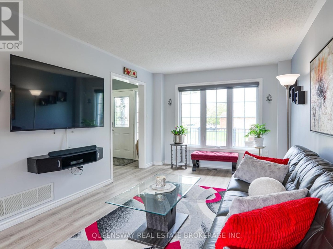 10 LEWIS DRIVE, Orillia