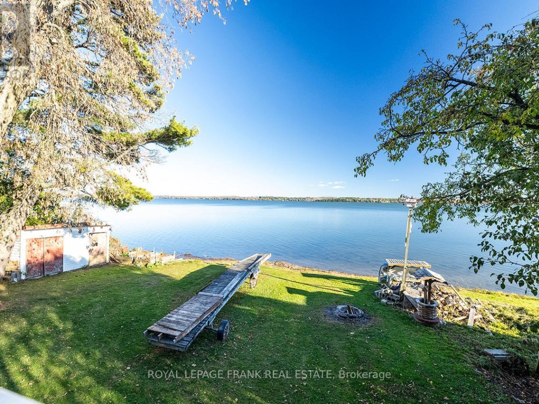 121 BALL POINT ROAD, Lake Scugog