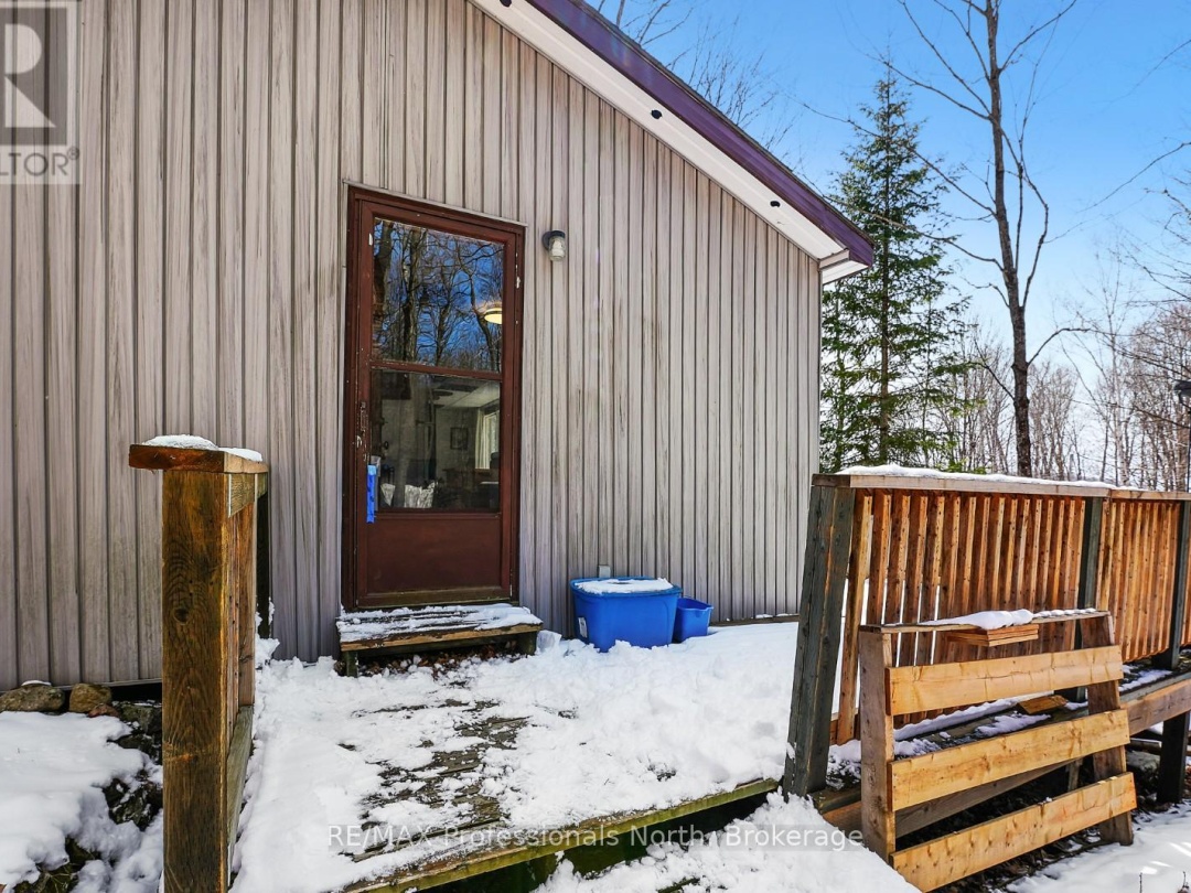 1025 Manitou Road, Little Dudmon Lake