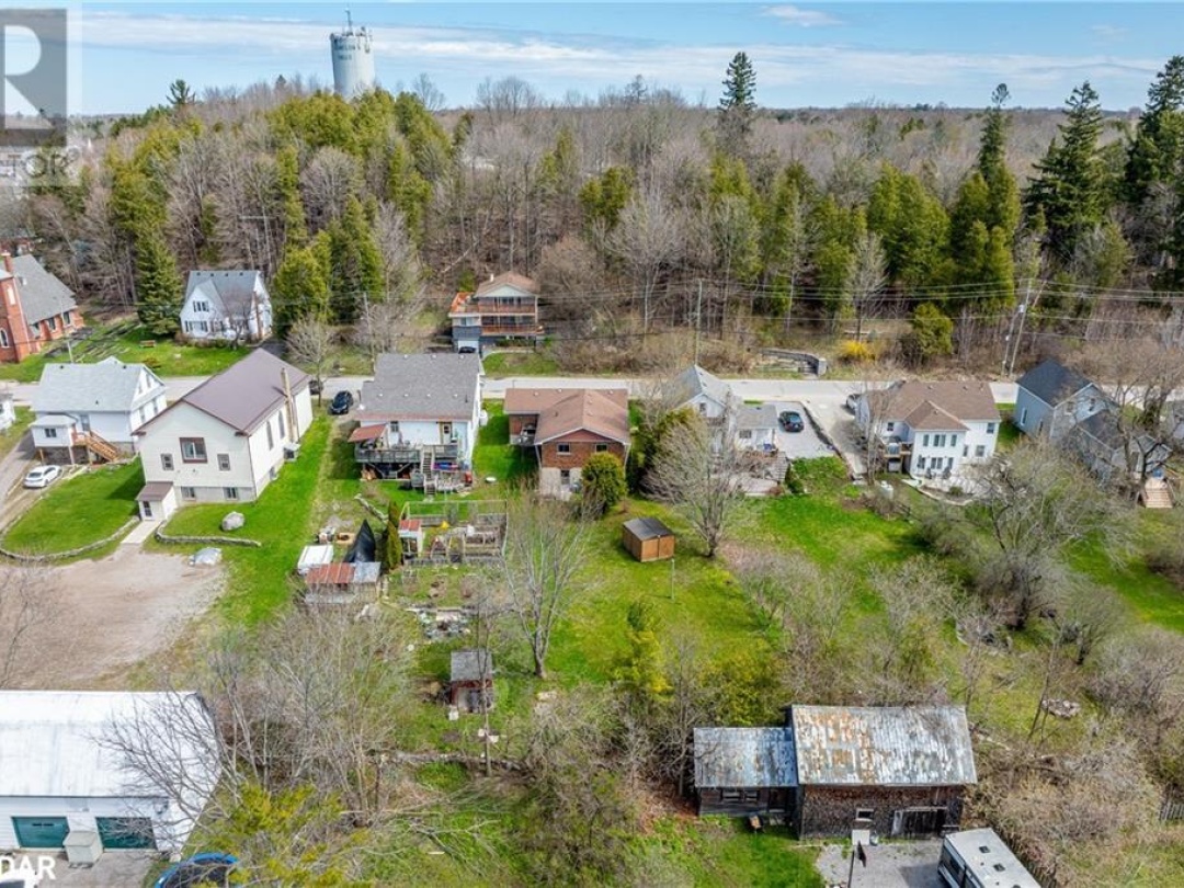 28 Bond Street E, Fenelon Falls