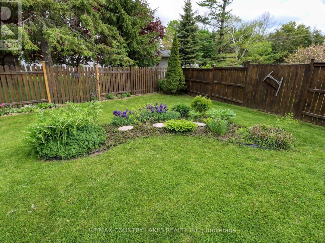 86 Beechwood Avenue, Lake Simcoe