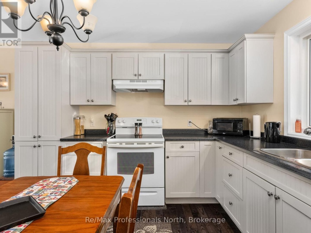 1011 Fitchett Lane, Riley Lake