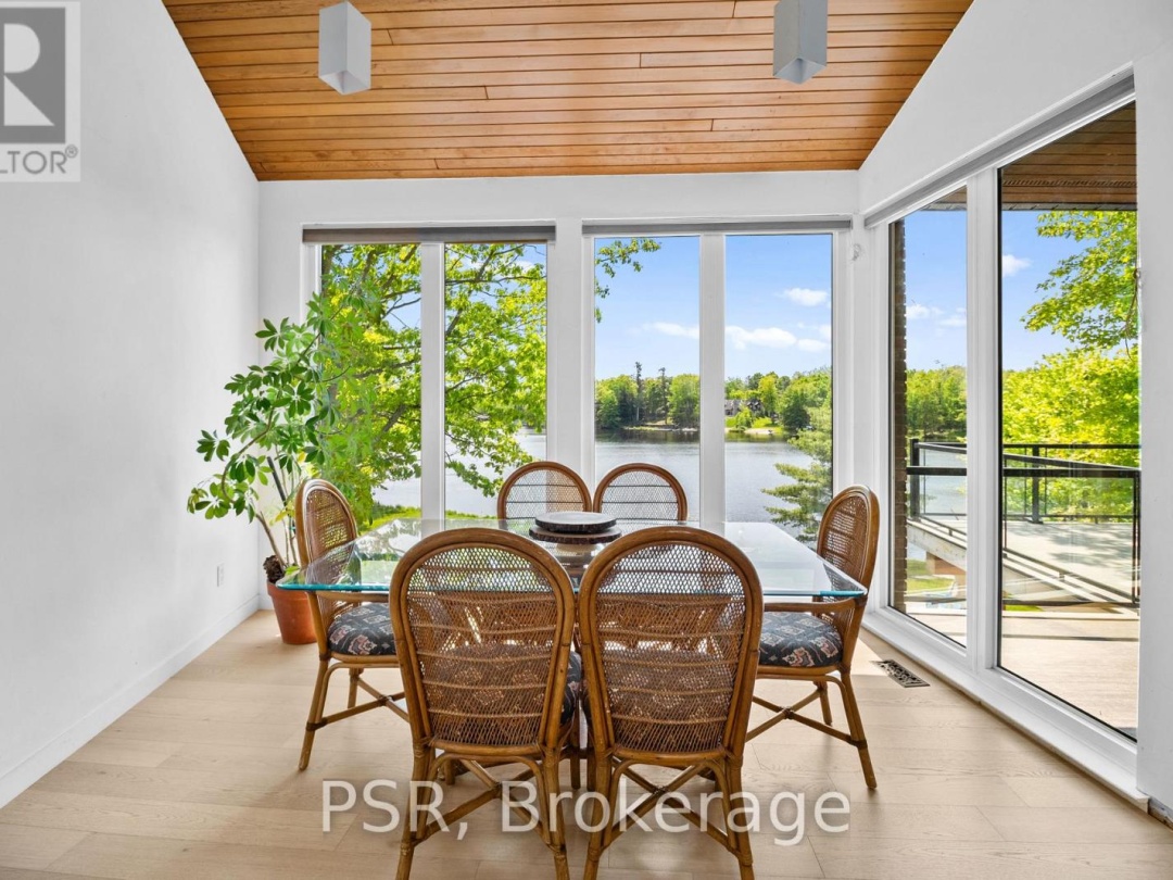 1030 S Sunset Bay Road, Lake Muskoka