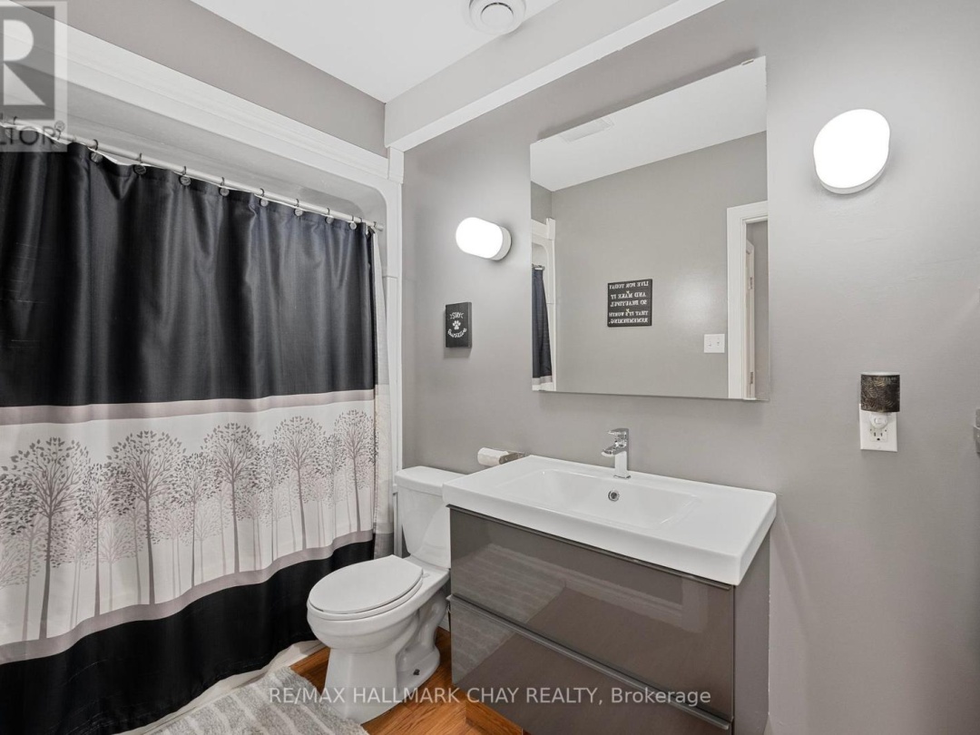 5 800 West Ridge Boulevard, Orillia