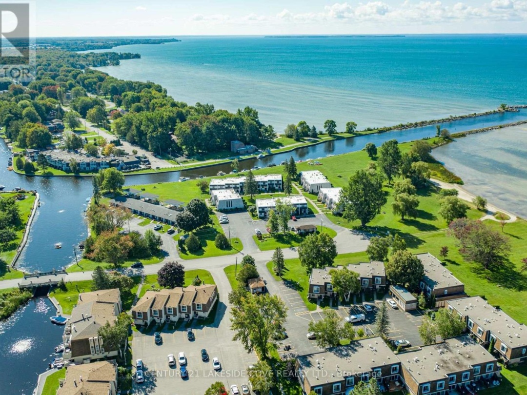 UNIT 2 - 3 PARADISE BOULEVARD W, 