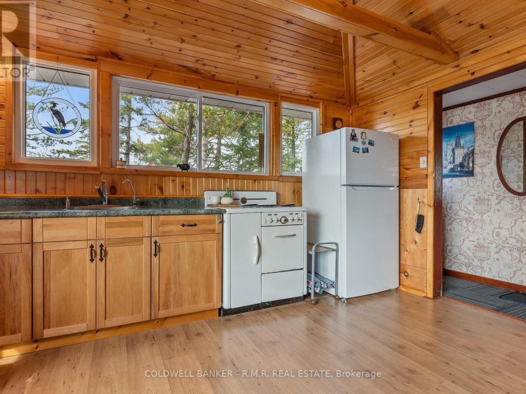 701 ISLAND 7, Crystal Lake