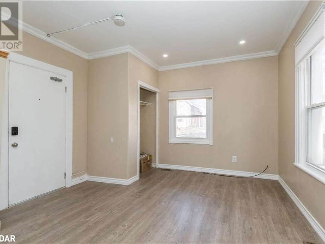 23 Elgin Street, Orillia