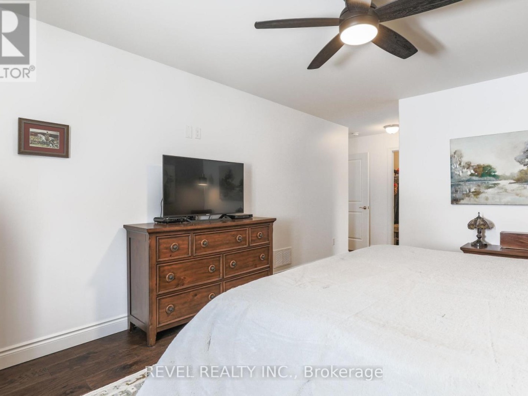 35 BRUCE CRESCENT, 