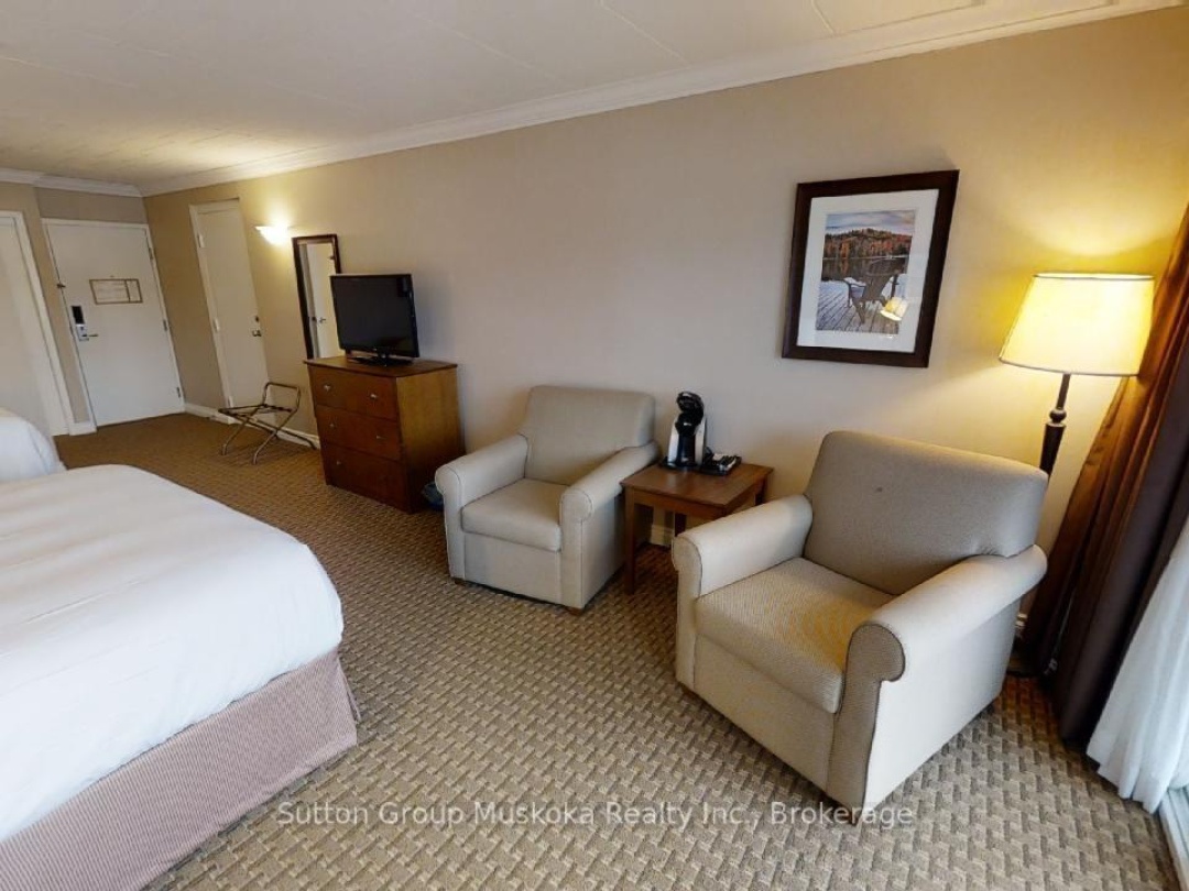 112 - 1235 DEERHURST DRIVE, 