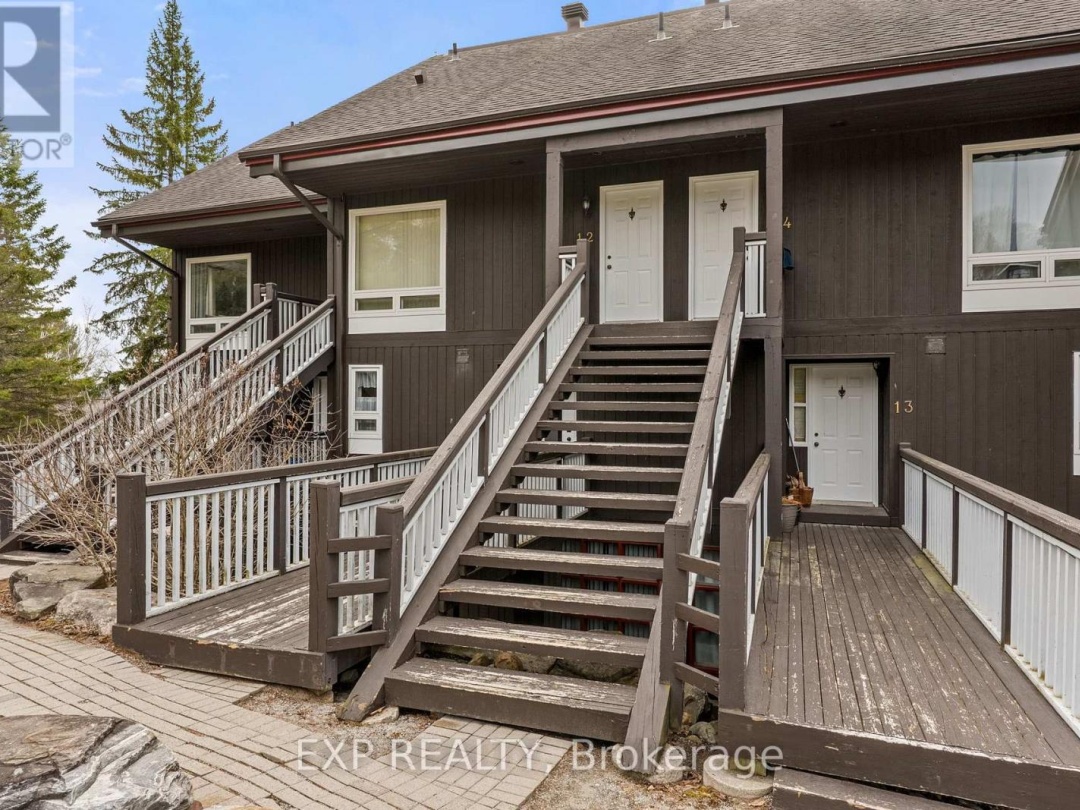 6 12 Turner Drive, Peninsula Lake