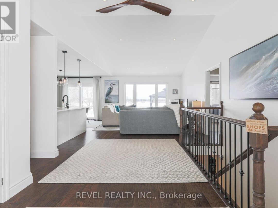 35 BRUCE CRESCENT, 