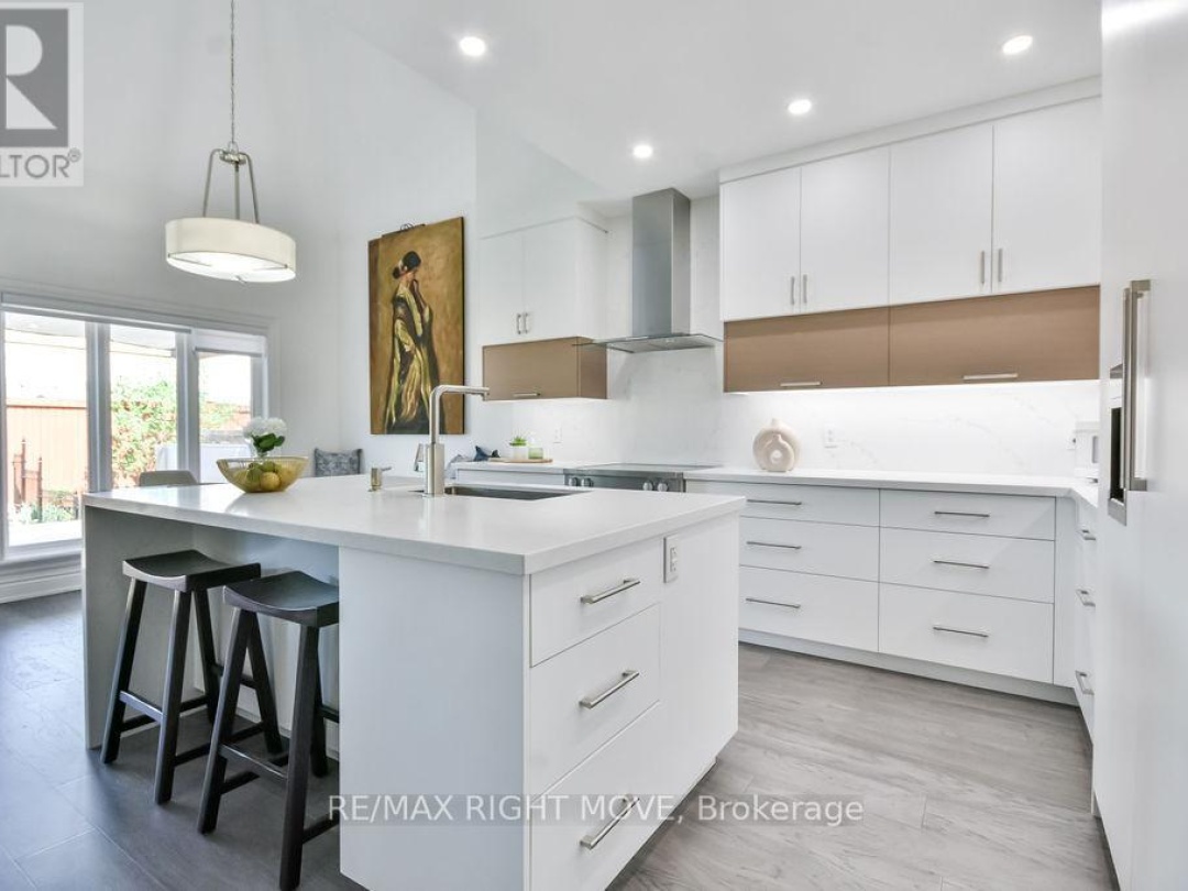 28 10 Invermara Court, Lake Simcoe