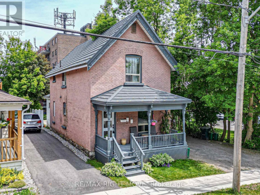 50 ALBERT STREET N, 