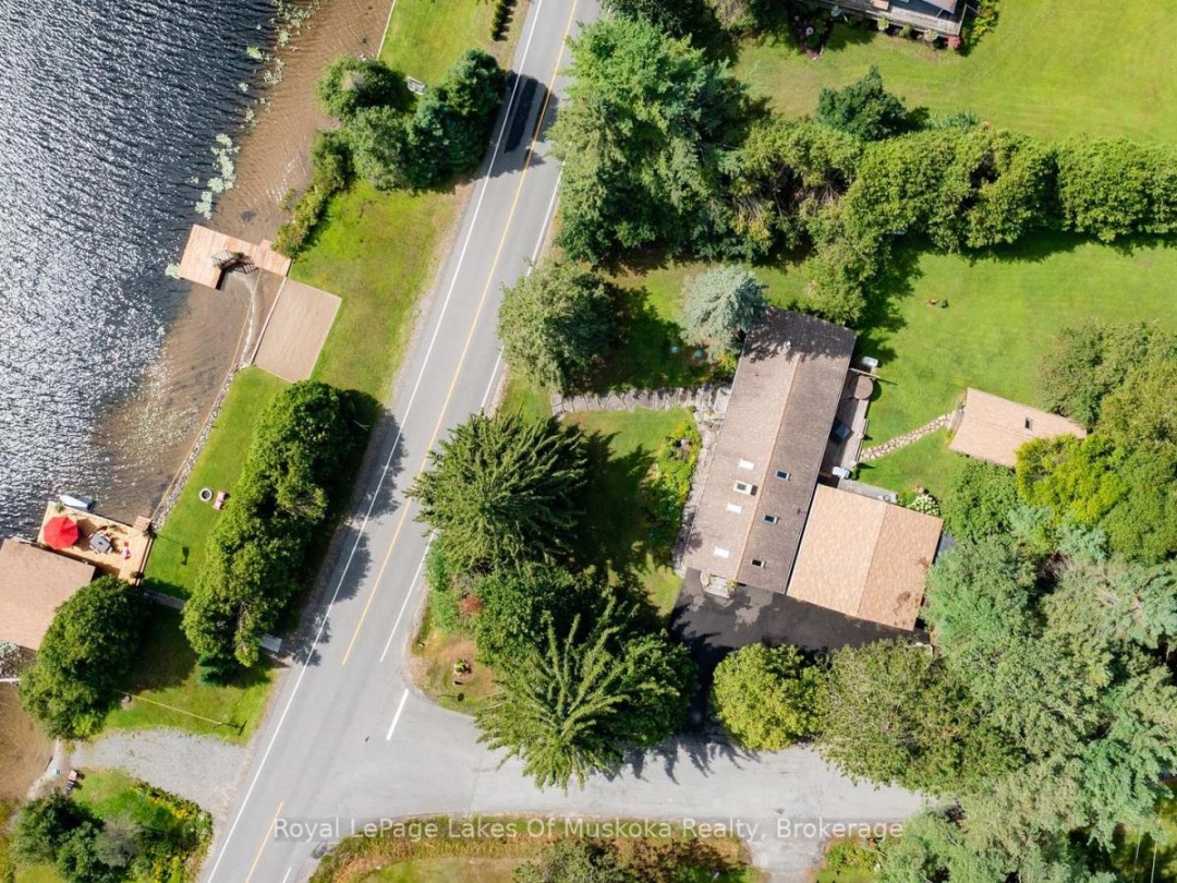 2 LESLIE DRIVE W, 