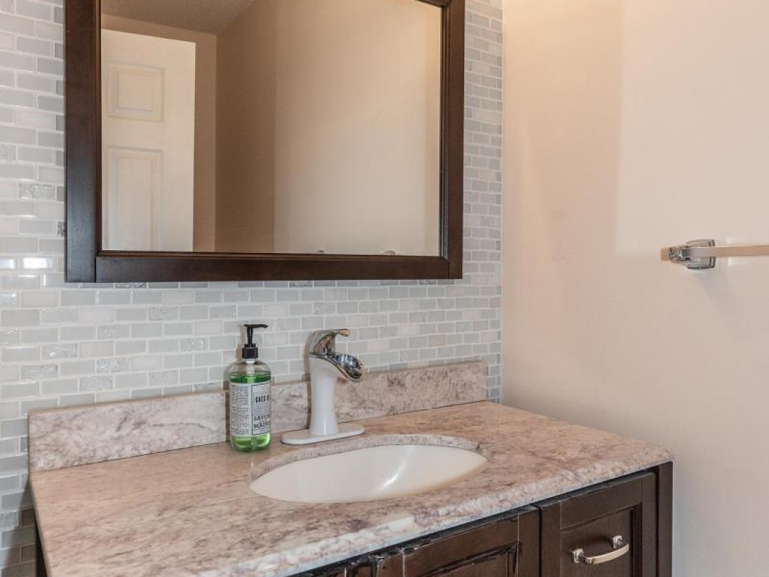 10 - 142 ECCLESTONE DRIVE, 