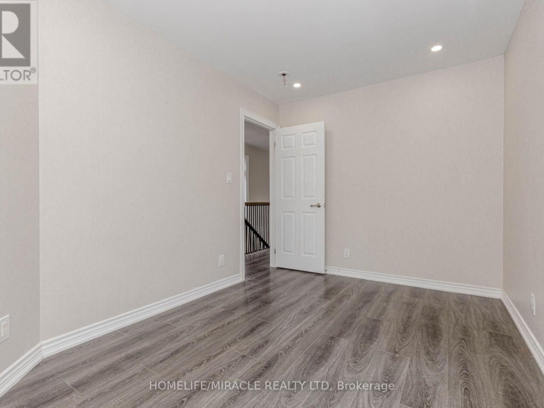 637 SIMCOE STREET, 