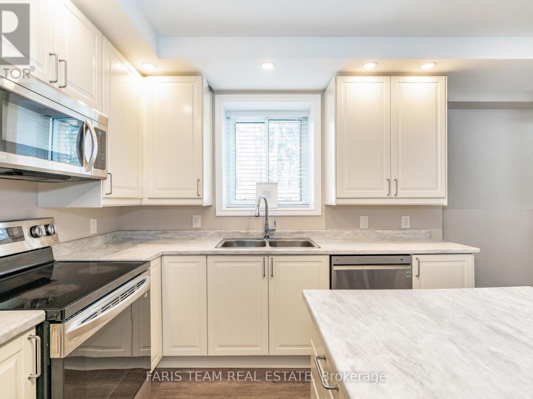 2082 CENTRE AVENUE, 