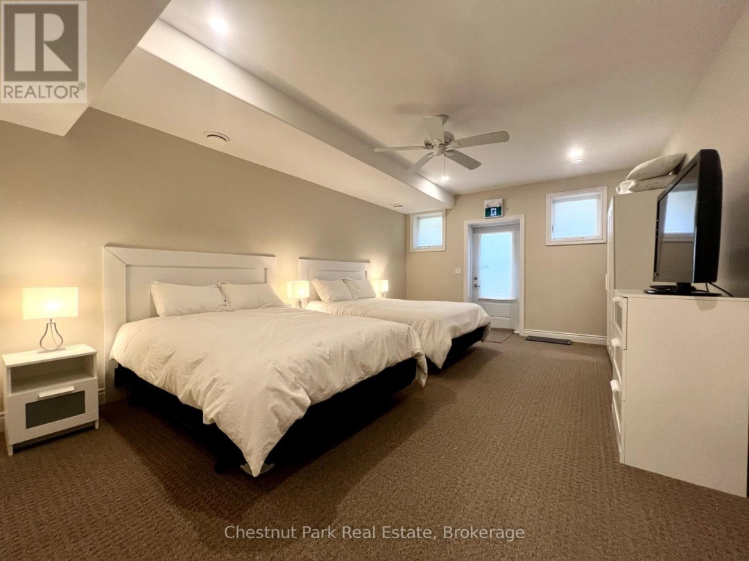 28 - 8 WILLIAM JAMES COURT, 