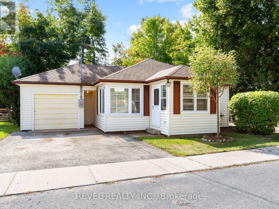 72 KING STREET W, 
