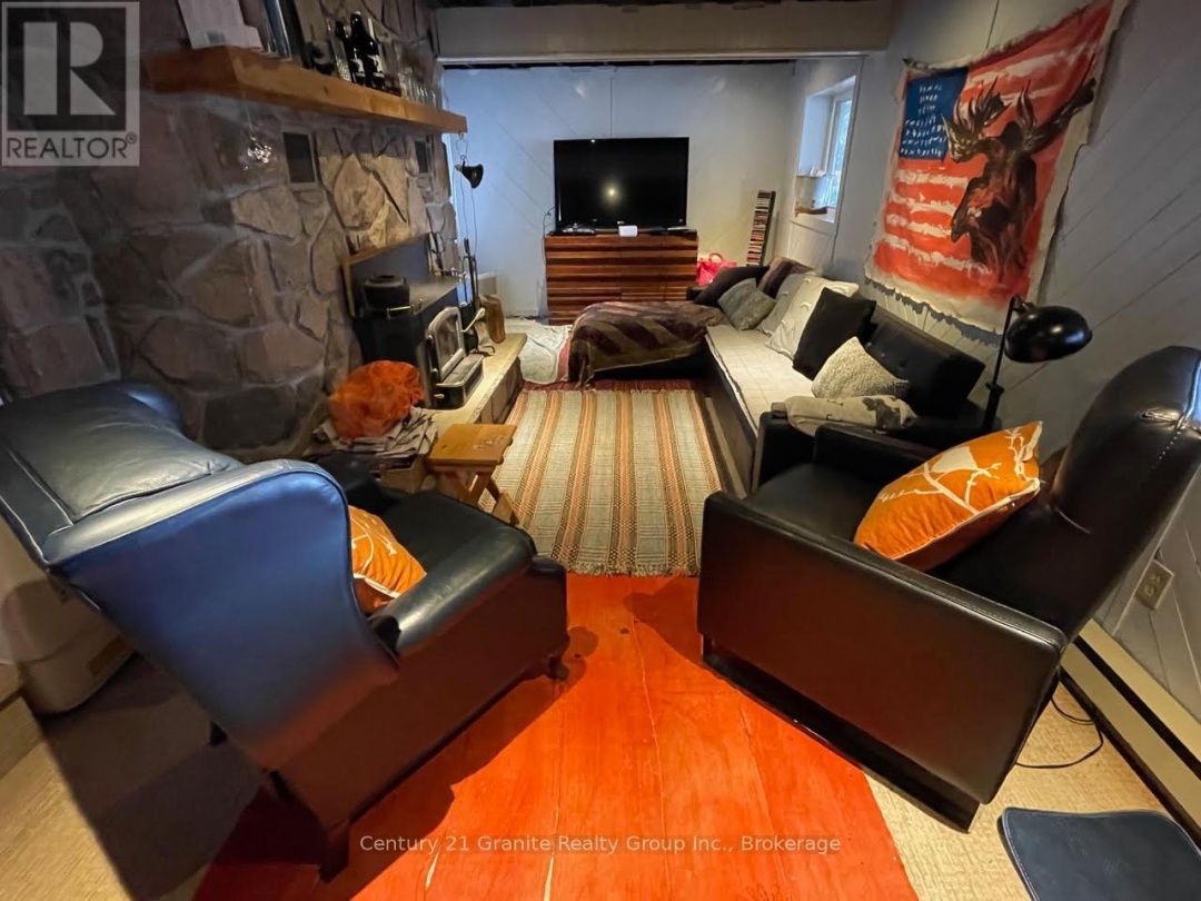 1038 BROKEN PADDLE ROAD, 