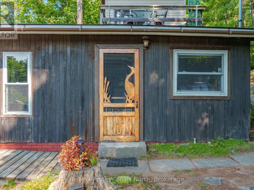 1118 Tomingas Road, Sunny Lake
