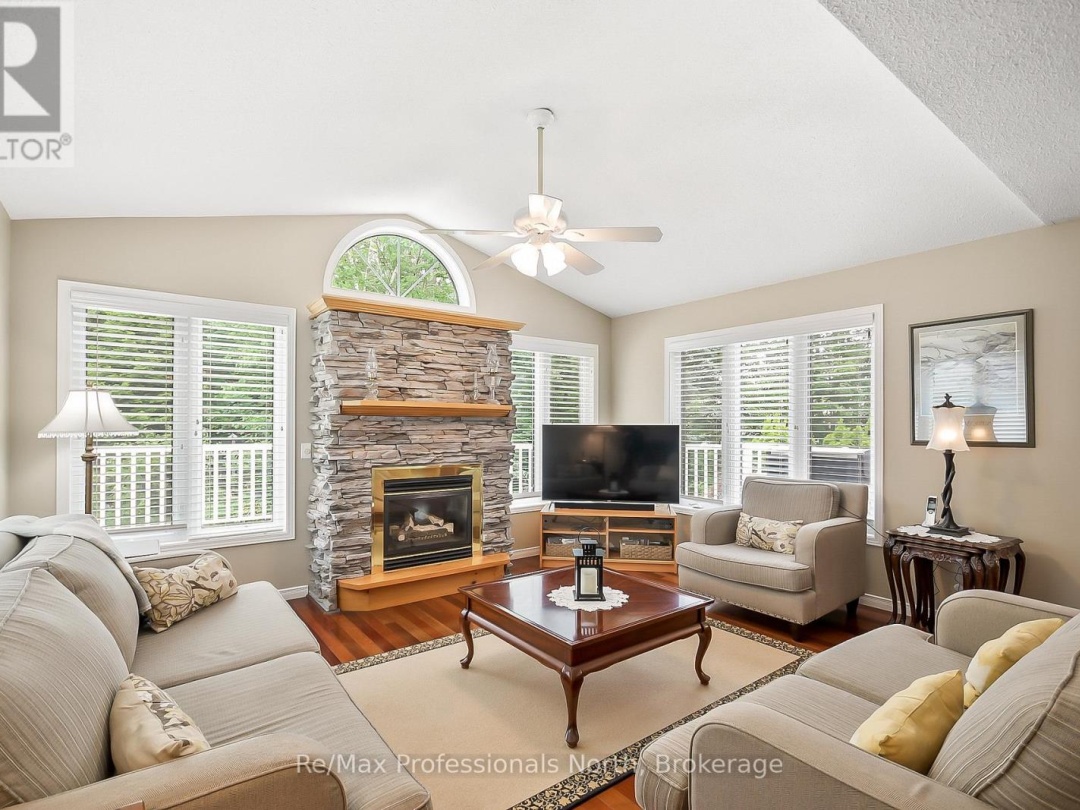 15 PINERIDGE GATE, 