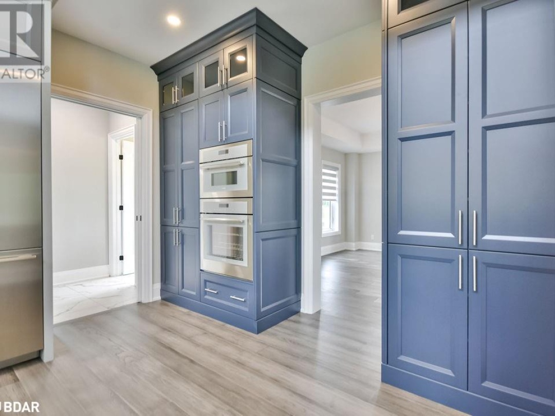 4 CLYDESDALE Court, 